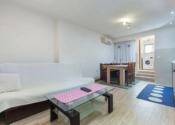 Apartment Arena